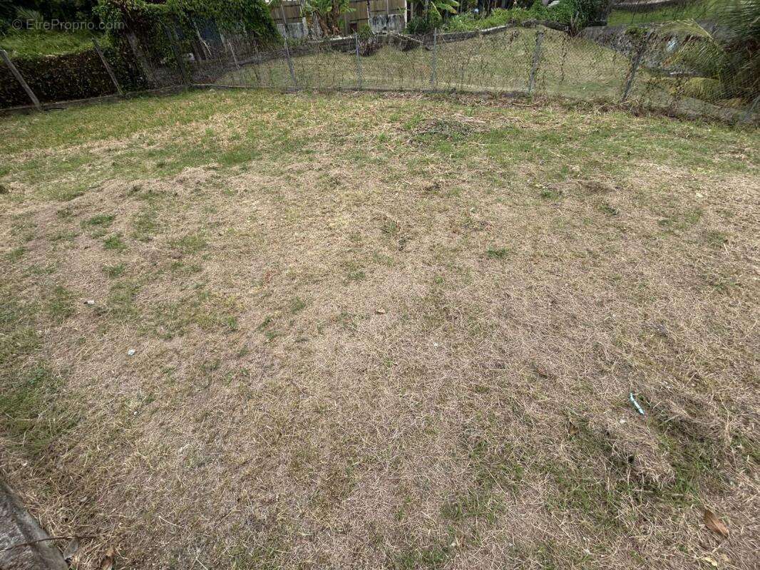 Terrain à LE VAUCLIN