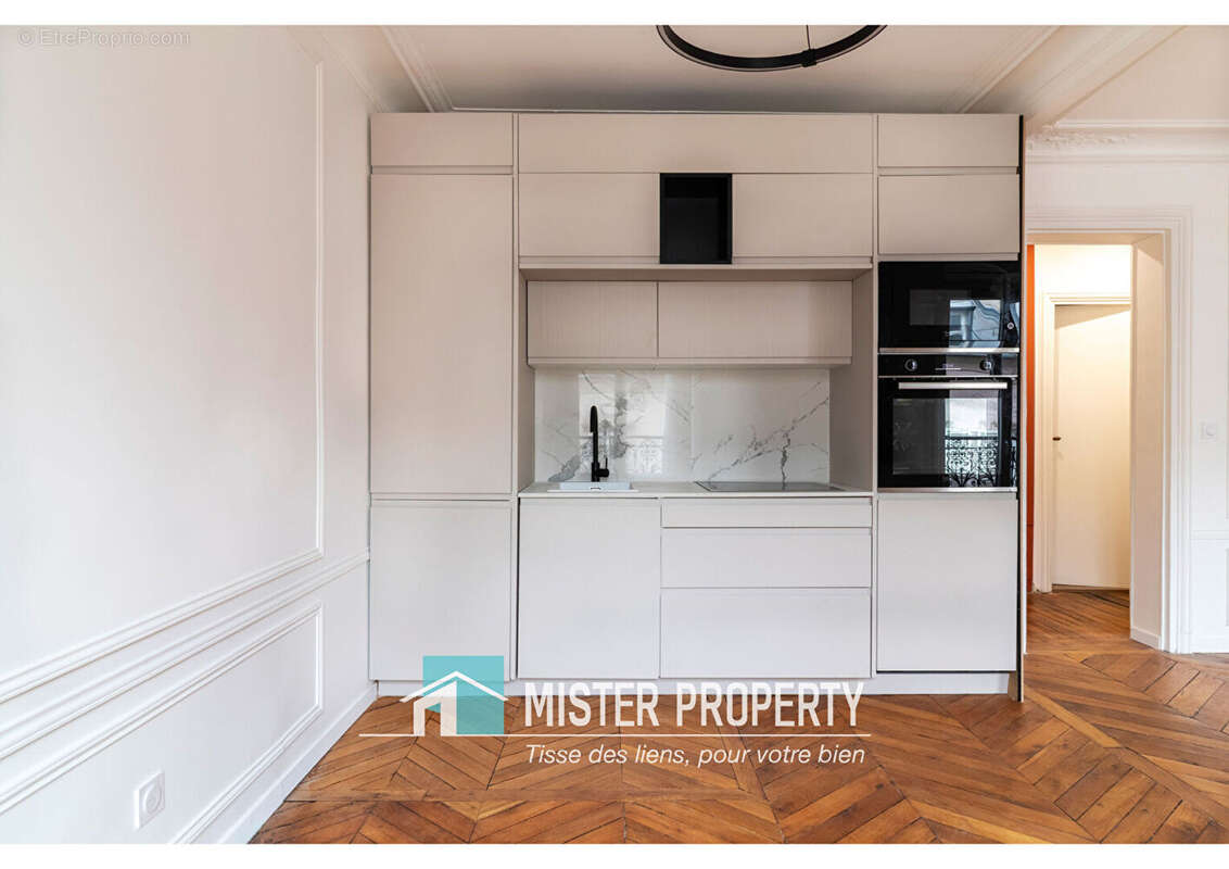 Appartement à PARIS-17E