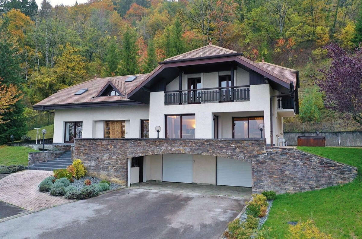 Maison à CHATILLON-SUR-CLUSES