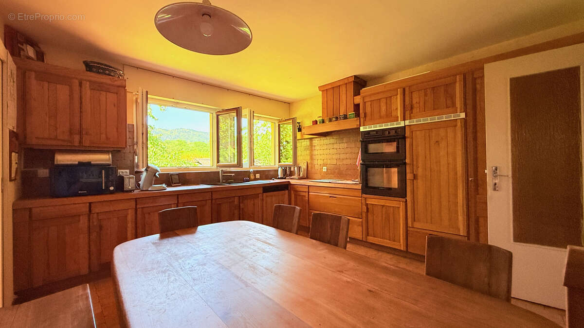 Maison - 191m2 - 6 chambres - Terrain 1053m2 - En limite de zone constructible en haut de Zellenberg ! - photo 13