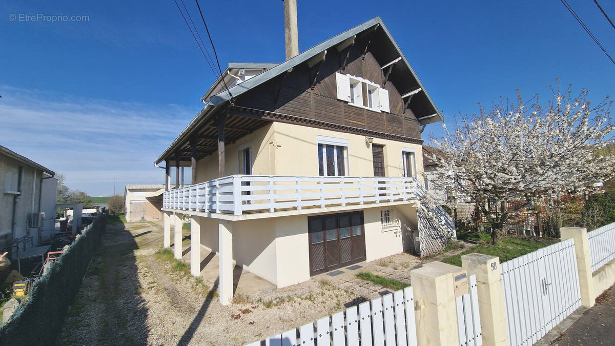 Maison à SAINT-ANDRE-LES-VERGERS
