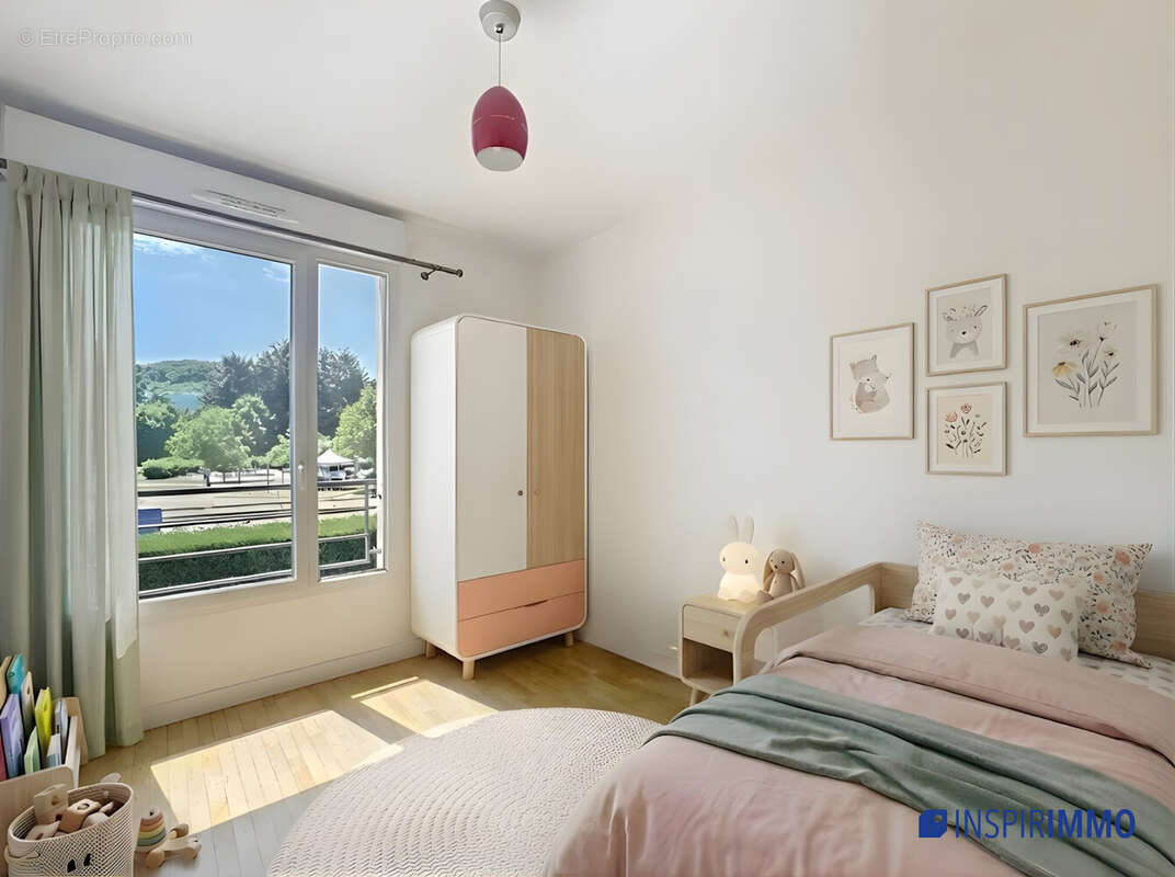 chambre 2 avec rangements - Appartement à SAINT-CYR-L&#039;ECOLE