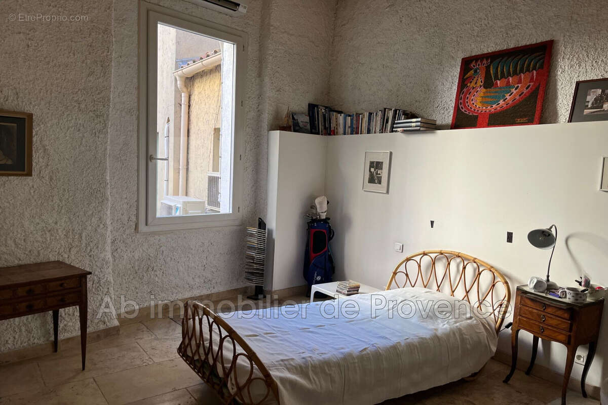 Appartement à ROGNES