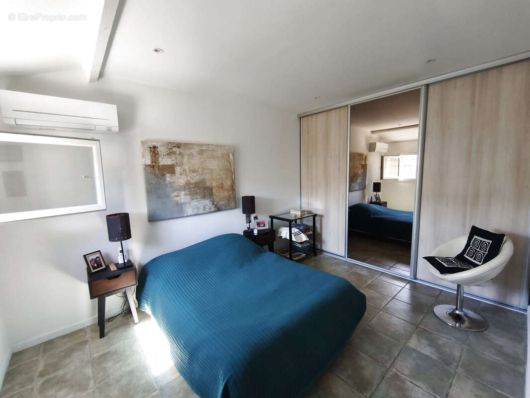 Maison à SAINT-LAURENT-DE-LA-SALANQUE