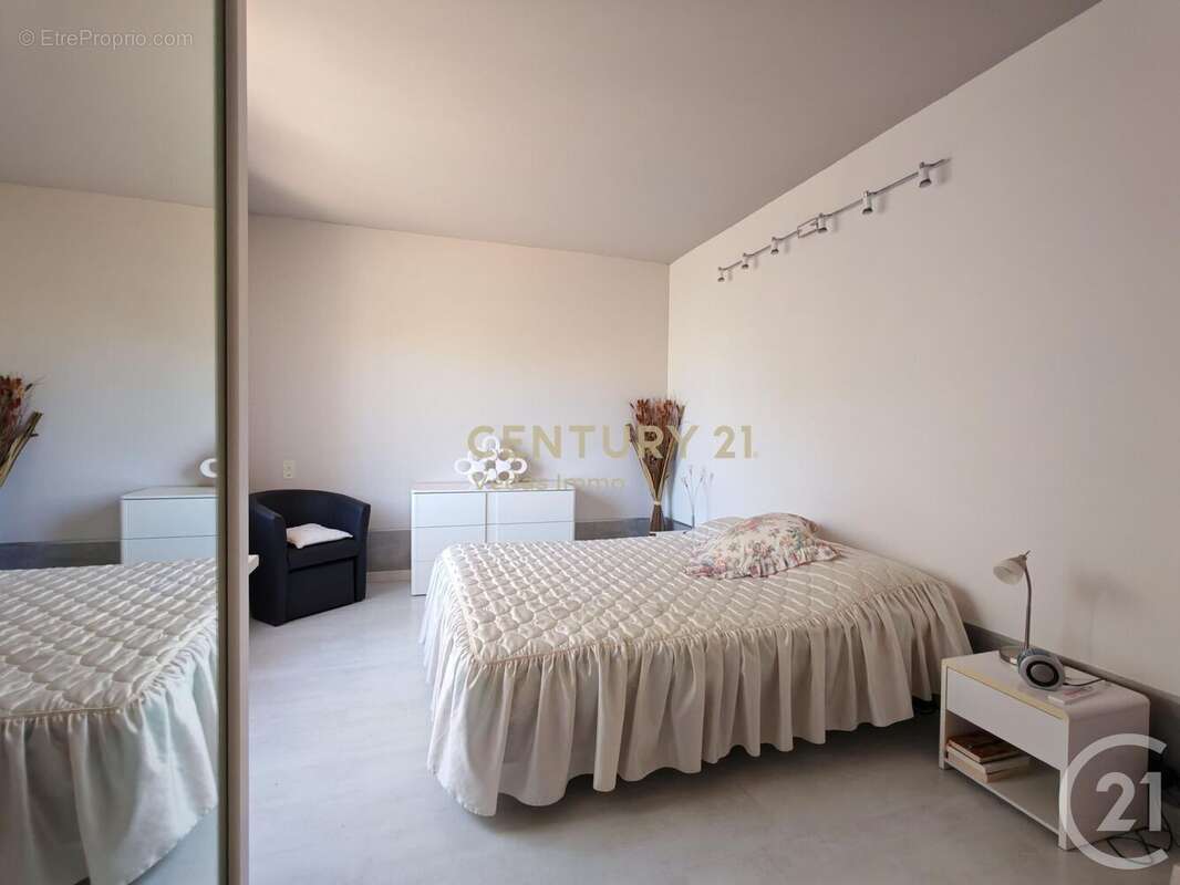 Maison 233 m² à Saint-Jean-De-Vedas  - photo 9