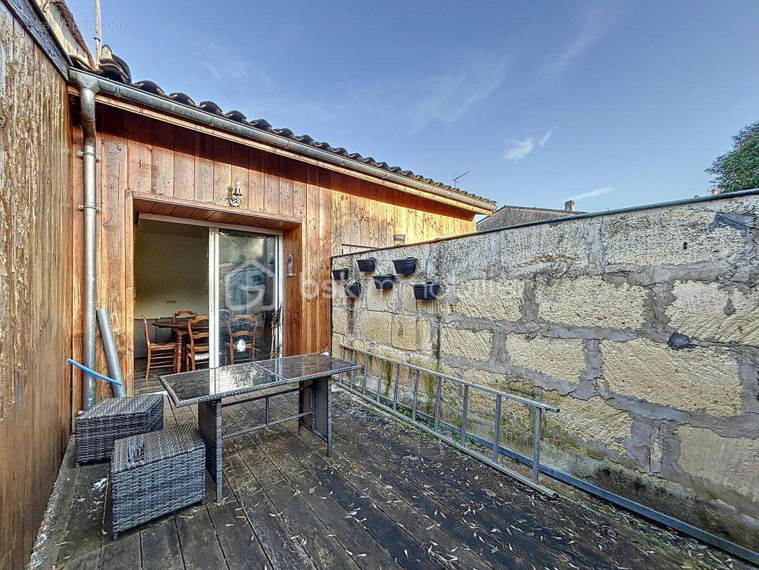 Maison à SAINT-JEAN-DE-BLAIGNAC