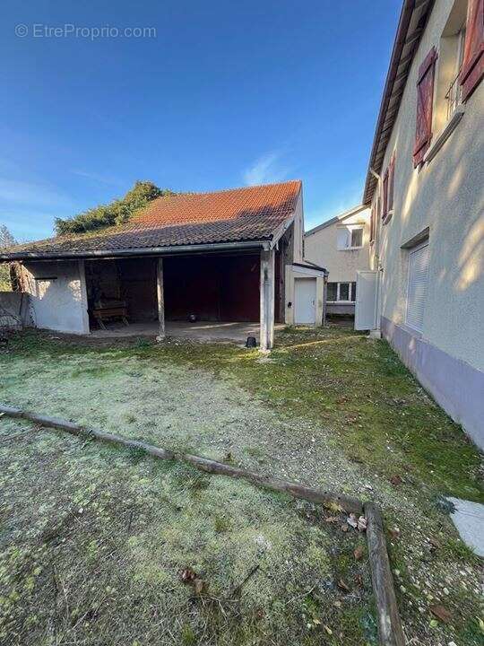 Appartement à FONTAINE-LES-LUXEUIL