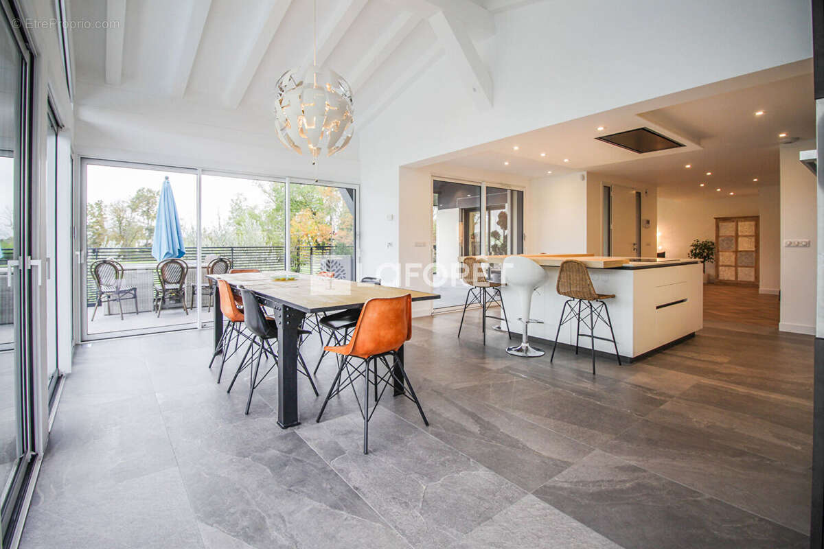 Appartement à ANTHY-SUR-LEMAN