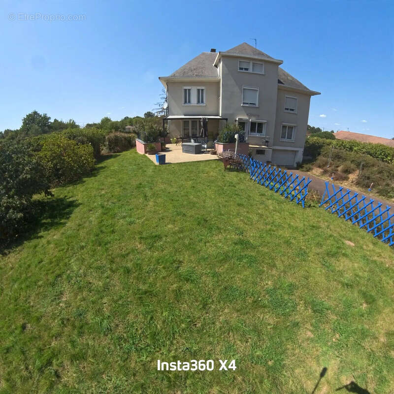 Maison 248 m² à Saint-Varent  - photo 8