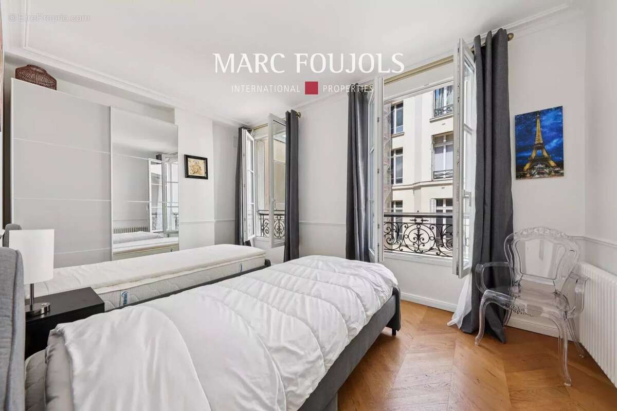 Appartement à PARIS-8E