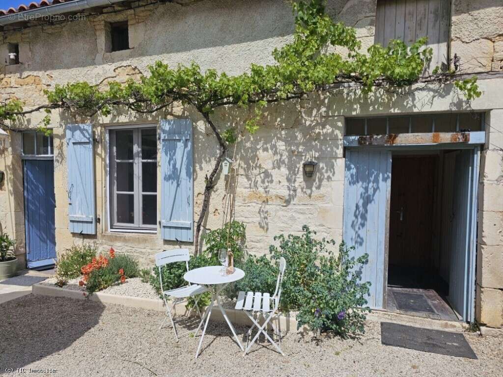 Maison à VILLEFAGNAN