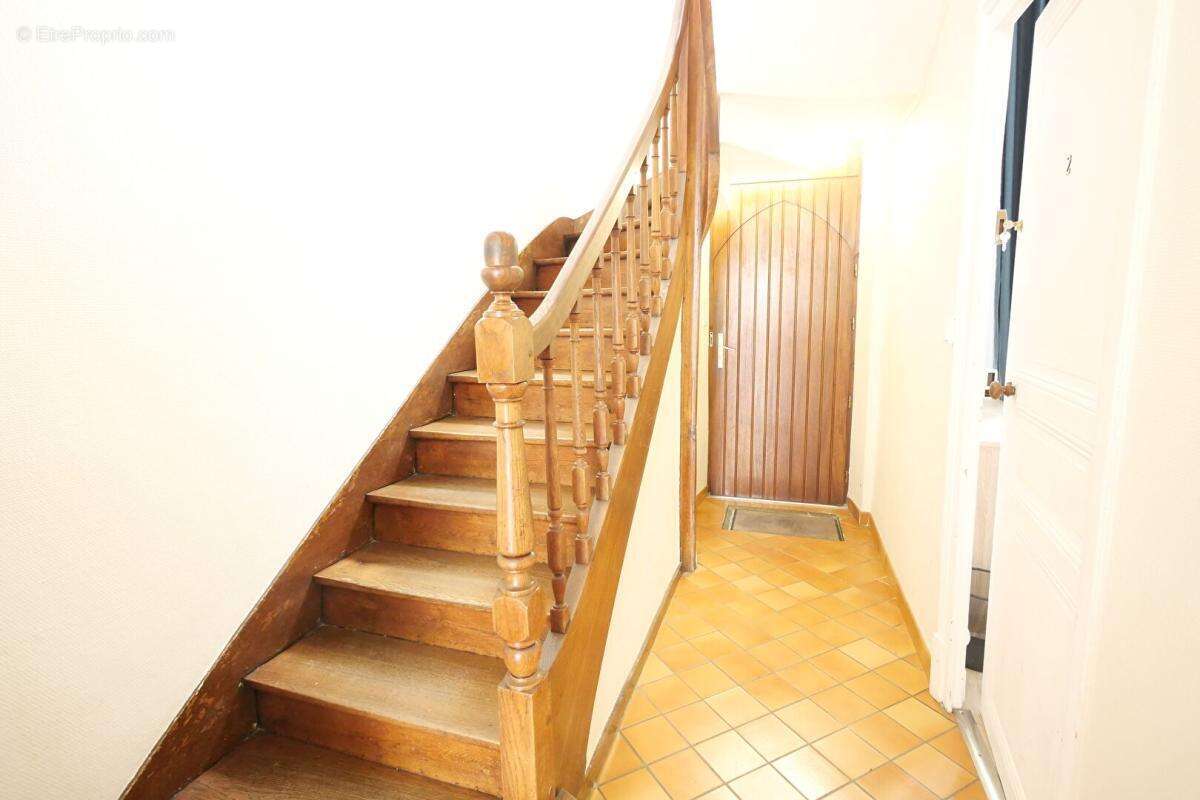 Ensemble immobilier de 366 m2, polyvalent et exceptionnel, jardin de 300 m2. Proche du centre d'Angers, ce bie - photo 15