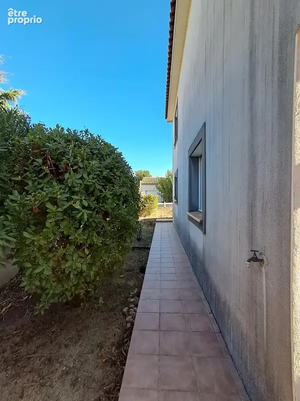 Villemoustaussou – élégante maison familiale avec jardin, terrasse et garage - photo 18