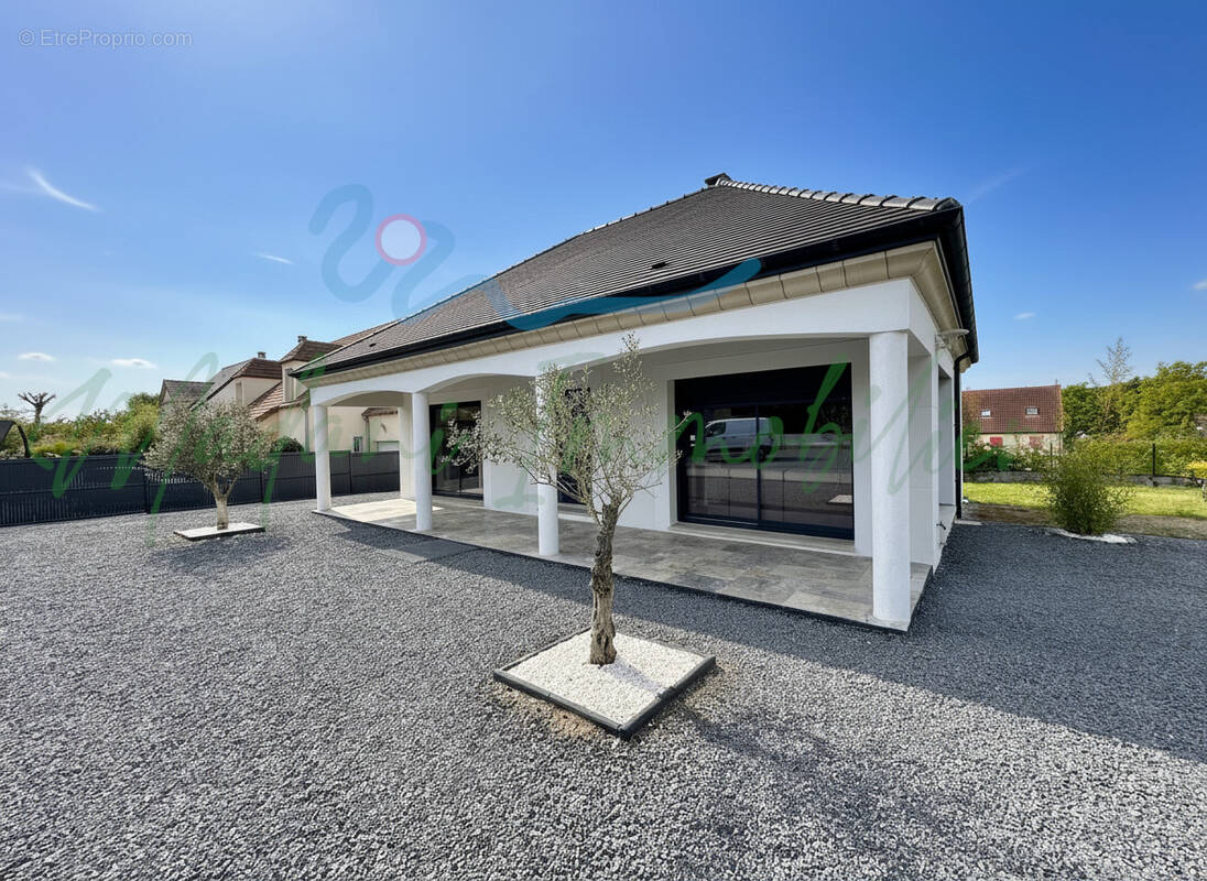 Maison à FRENEUSE