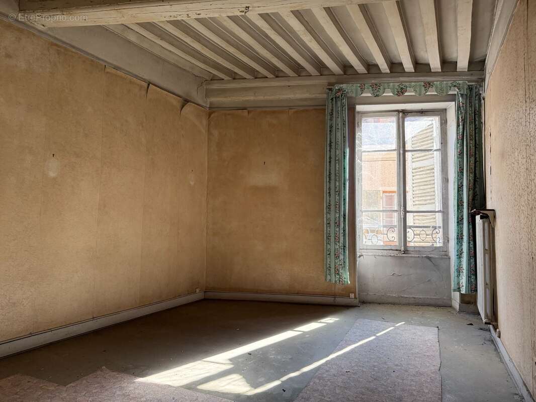 Exclusivité à vendre un immeuble à CHAROLLES (71) - photo 7