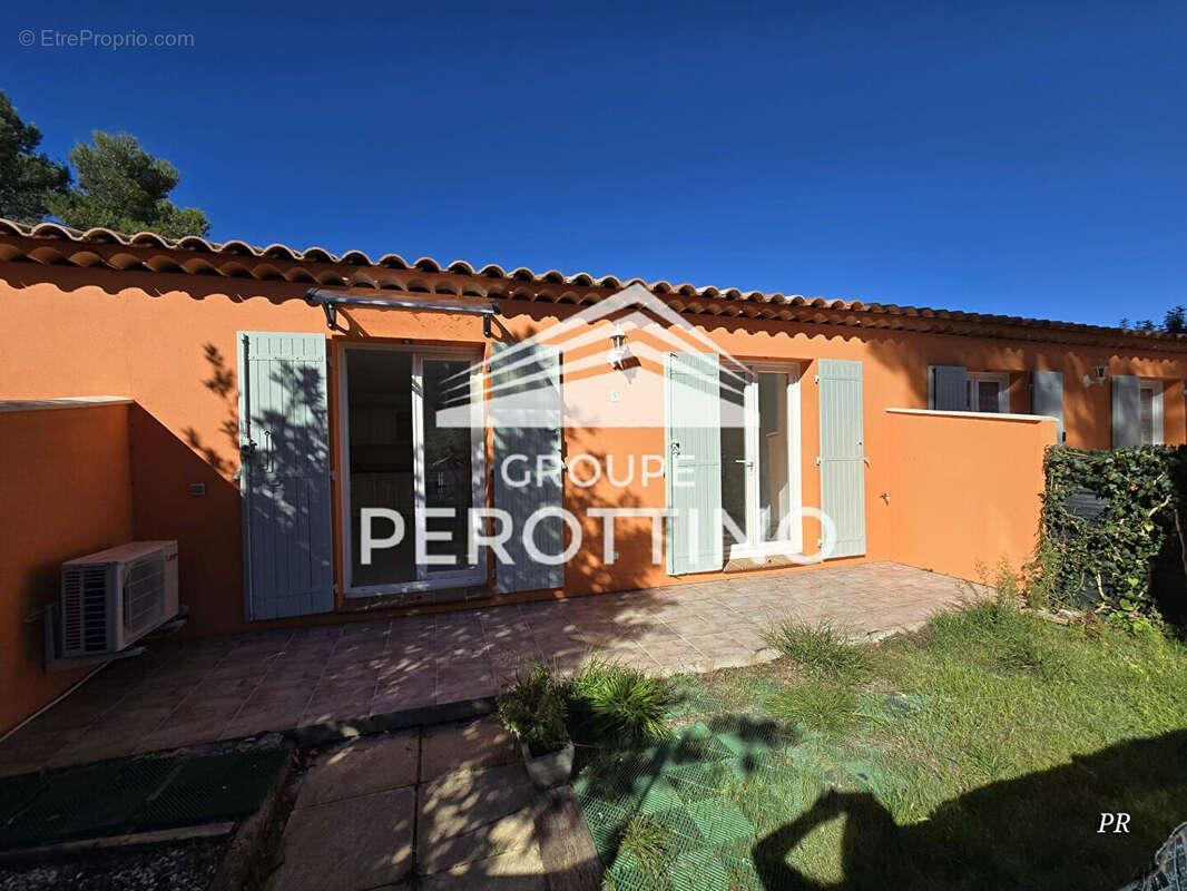 Appartement à PEYPIN