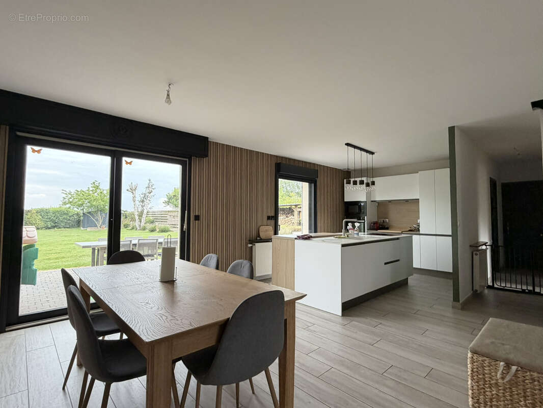 Maison à HAUTVILLERS-OUVILLE