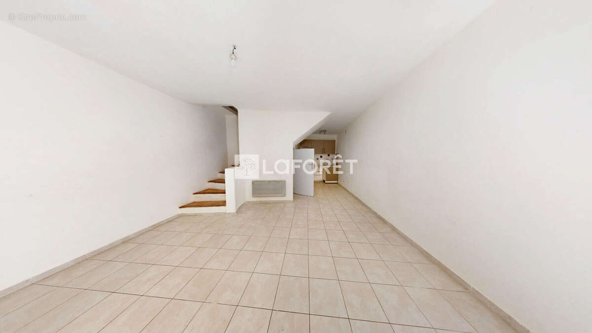 Maison à LA FARE-LES-OLIVIERS