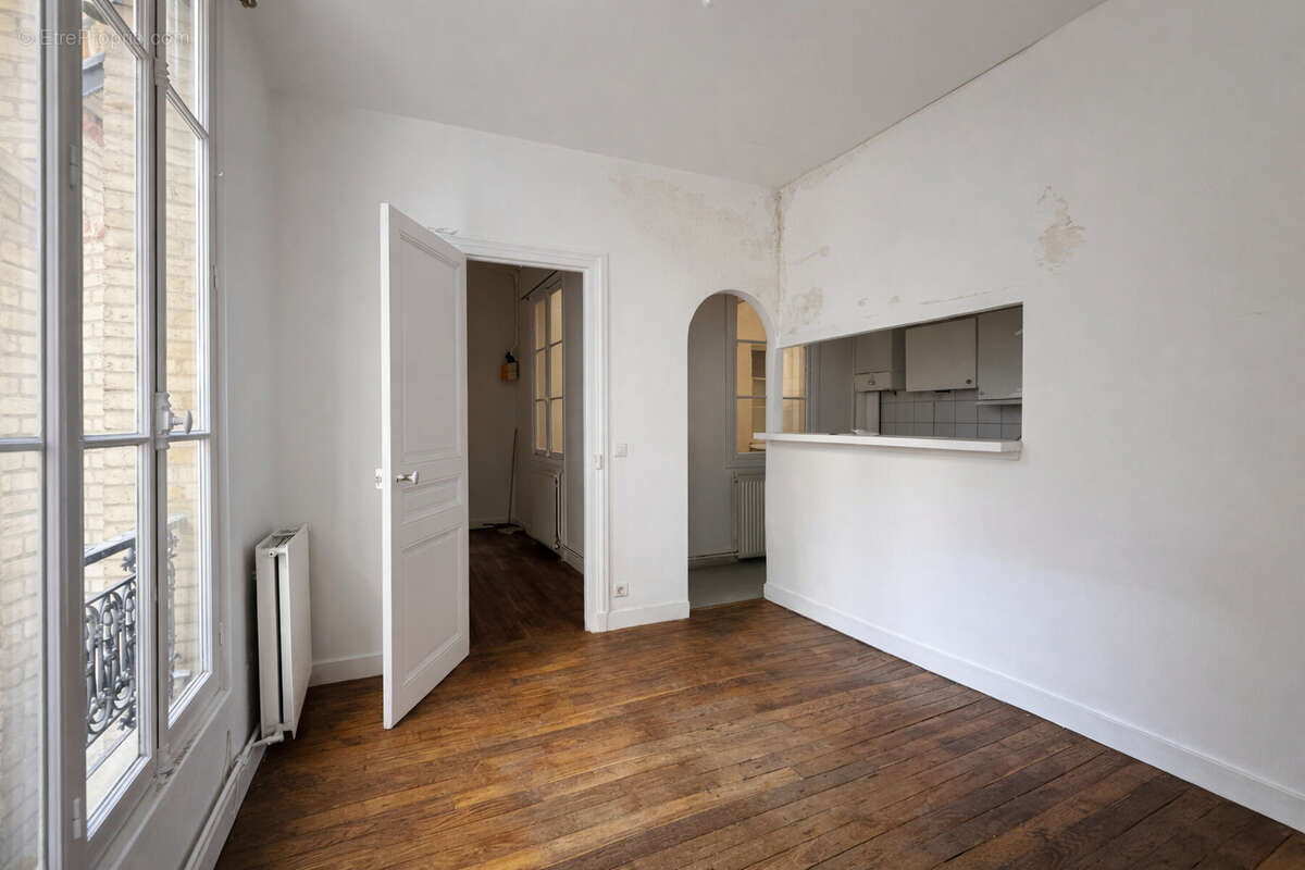 Appartement à PARIS-16E