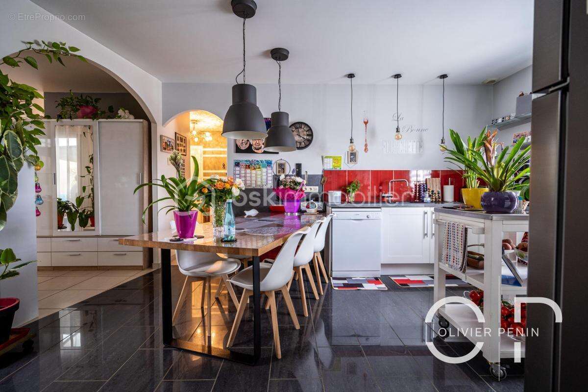 Maison 154 m² à Sciecq - photo 8