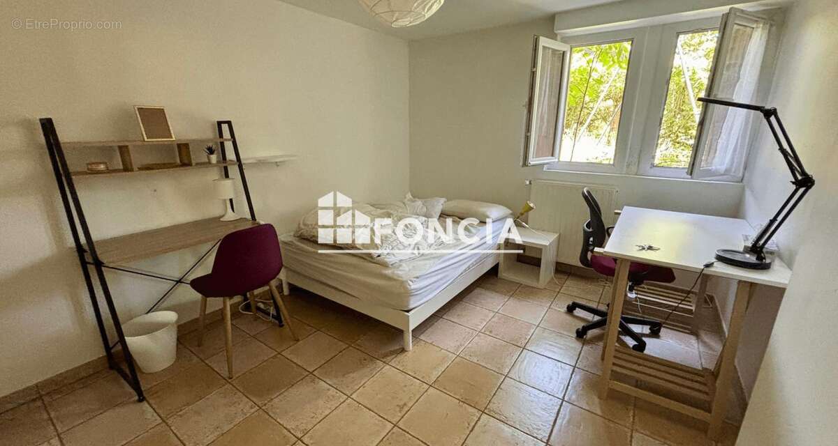 GIBAUDERIE Investissement locatif, maison de 6 chambres louées 450 euros chaque, rapport possible de 32400e annuel - photo 3