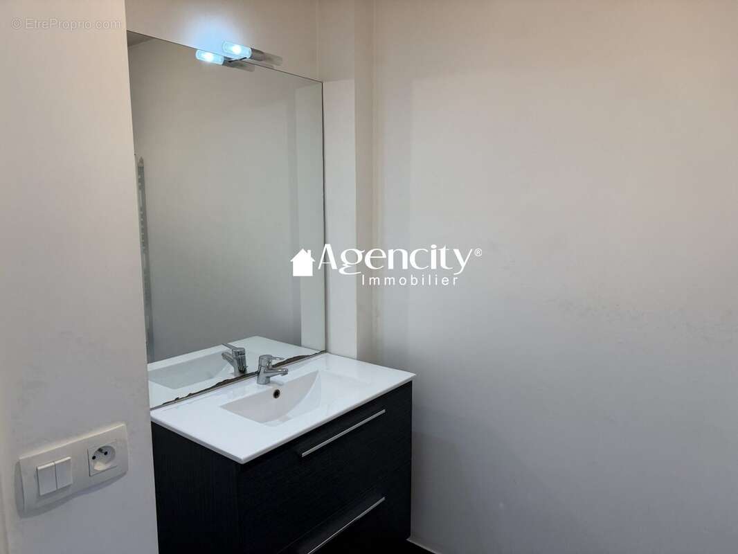 Appartement à BRIE-COMTE-ROBERT