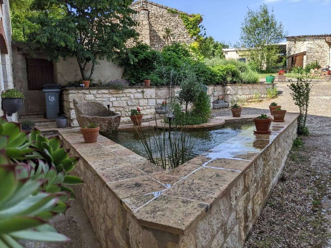 Maison à VILLENEUVE-SUR-VERE