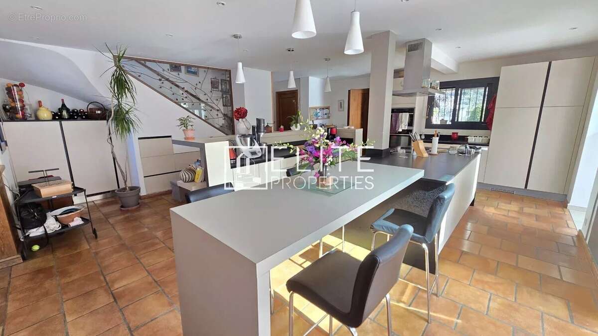 Maison à MOUANS-SARTOUX