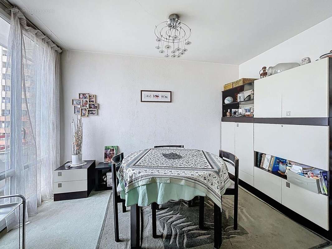 Photo 2 - Appartement à VILLENEUVE-LA-GARENNE