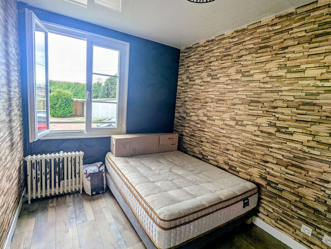 Appartement à VARENNES-VAUZELLES