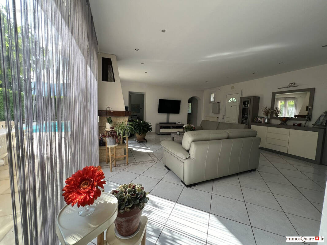 Maison à VILLARD-BONNOT