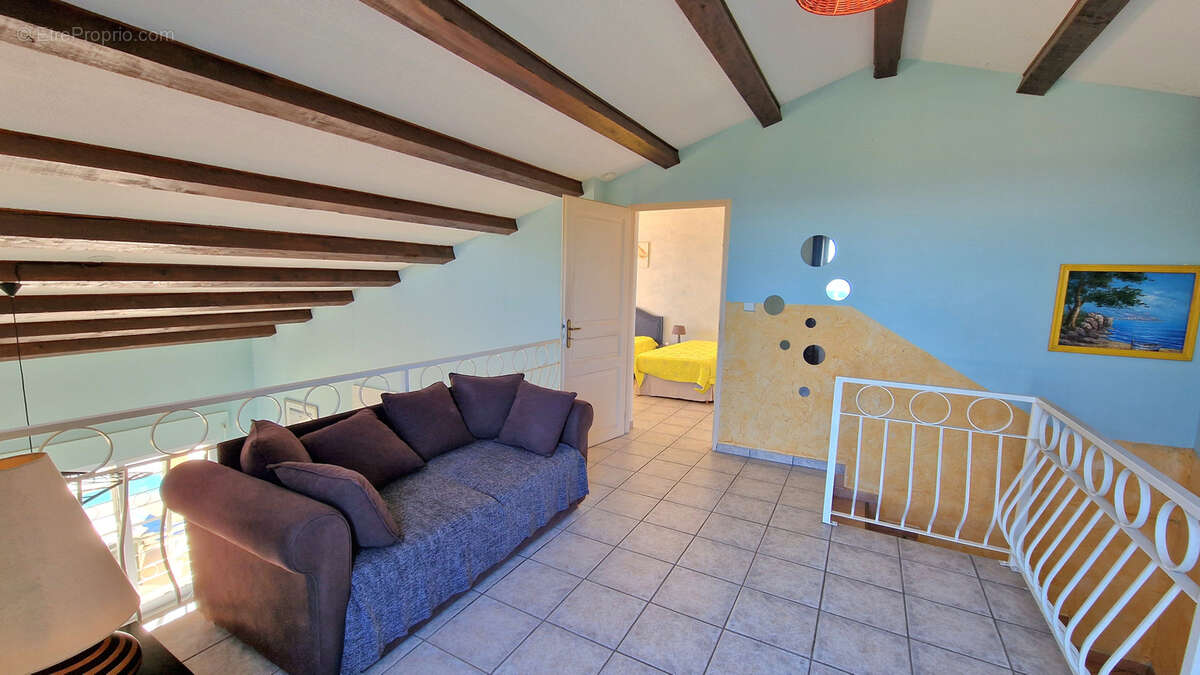 Maison à LES ISSAMBRES