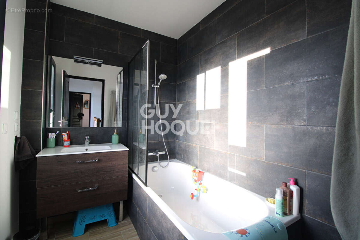 Maison à GRISY-SUISNES