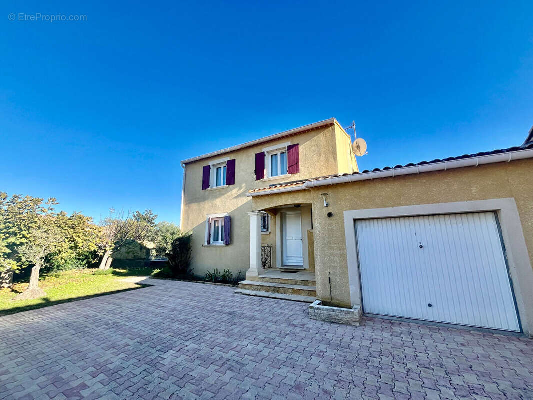 Maison à L&#039;ISLE-SUR-LA-SORGUE