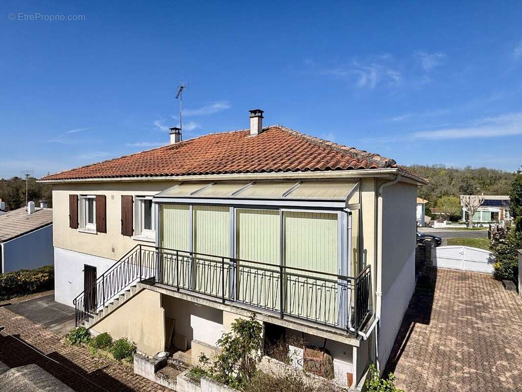 Maison à RUFFEC