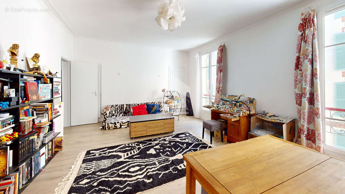 Appartement à PARIS-18E