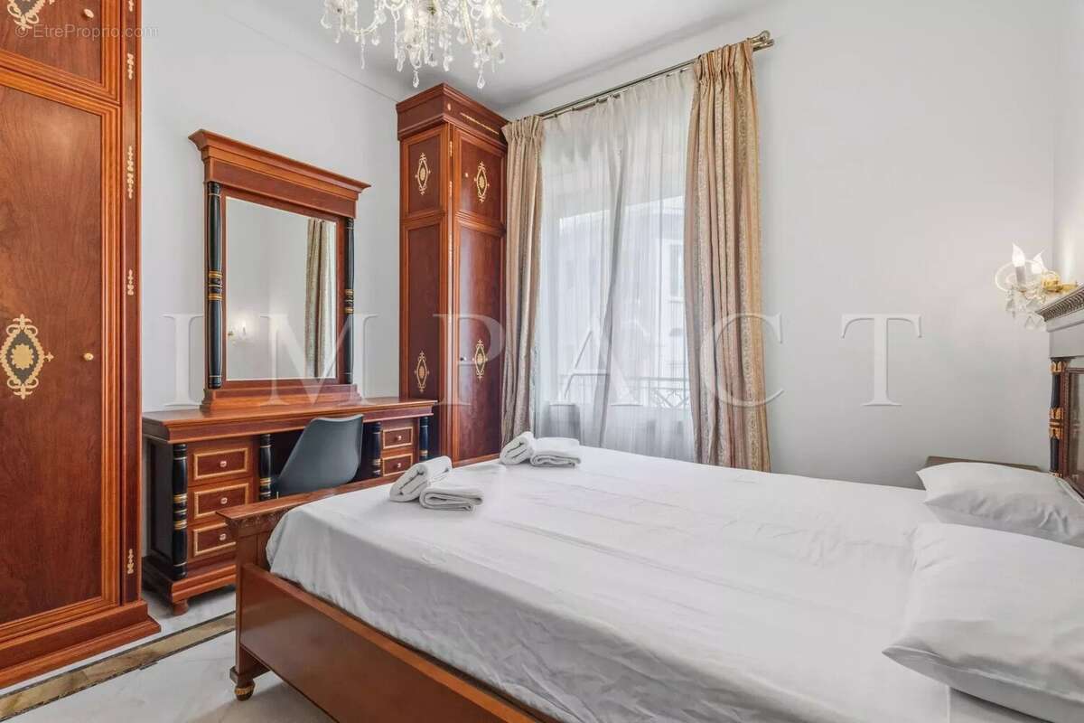 Cannes Croisette Grand Hotel Appartement 5 Pièces à Vendre - photo 13