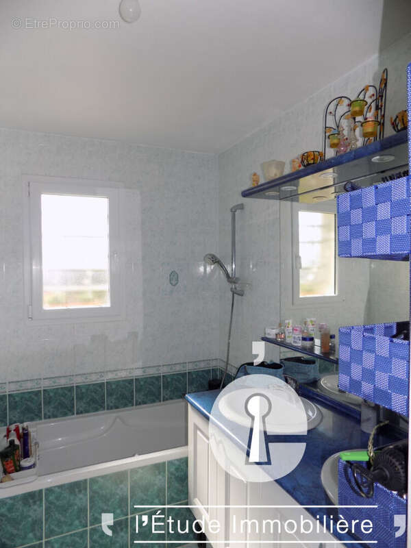 Maison à LA BAZOUGE-DE-CHEMERE