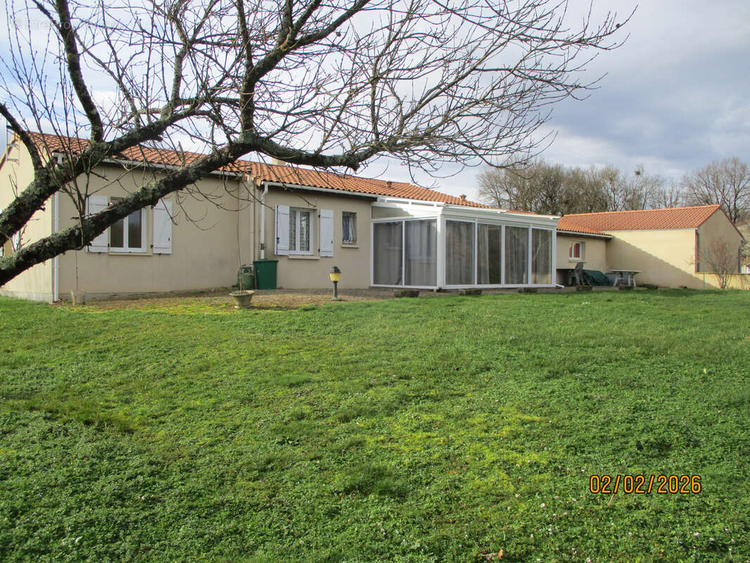 Maison à COUHE