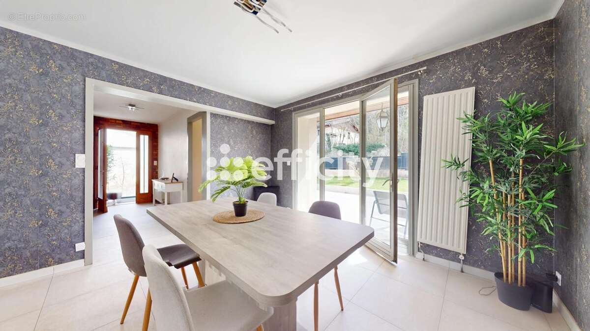 Maison 160 m² à Ternay  - photo 4