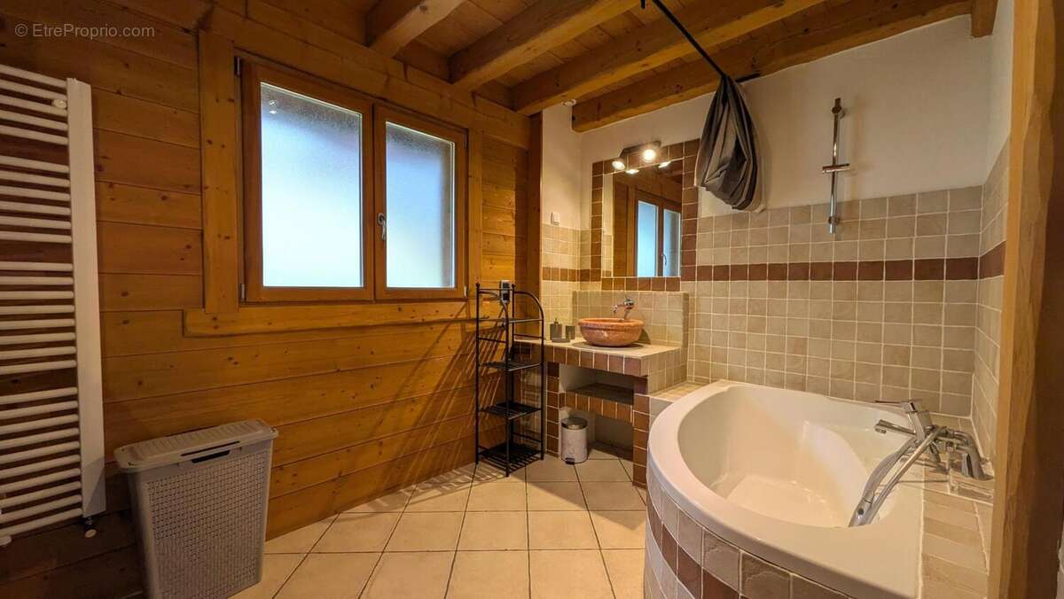 Maison 150 m² à Bonnevaux  - photo 8