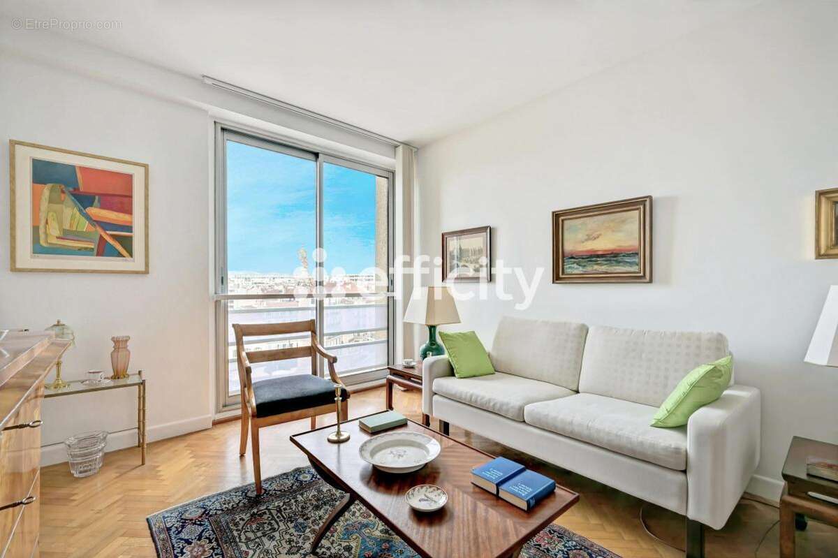 Appartement à MARSEILLE-6E