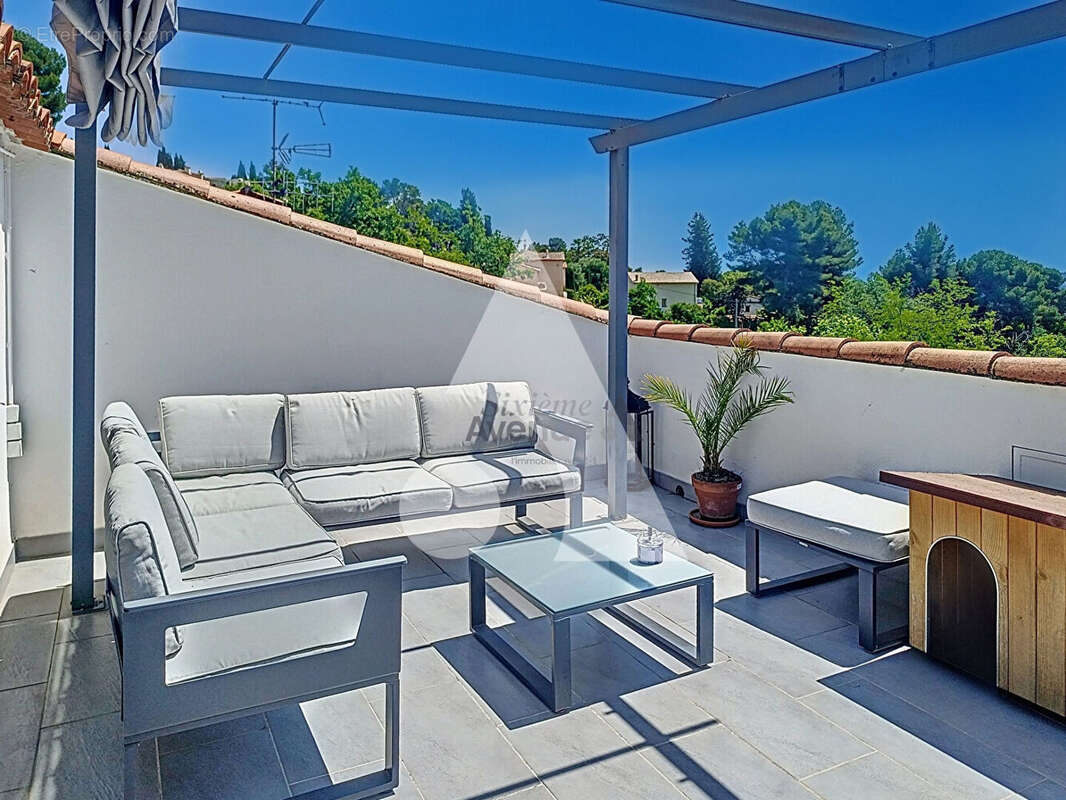 Appartement à MOUGINS