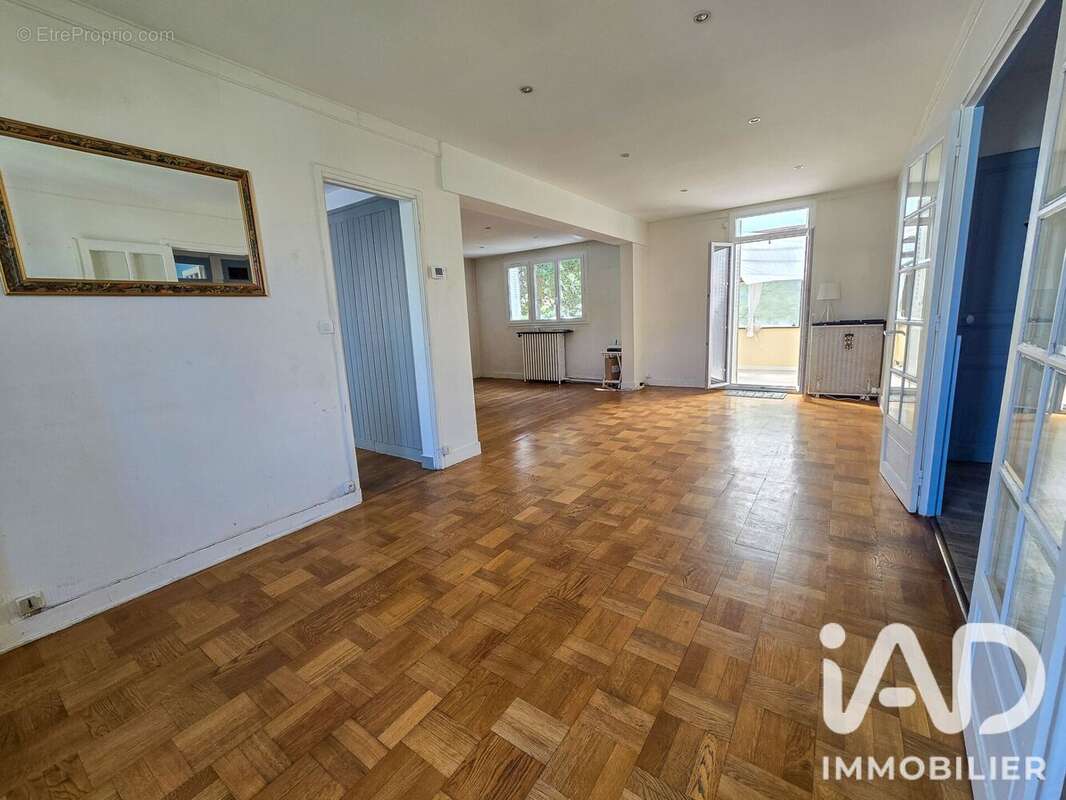 Maison 131 m² à Villecresnes  - photo 5