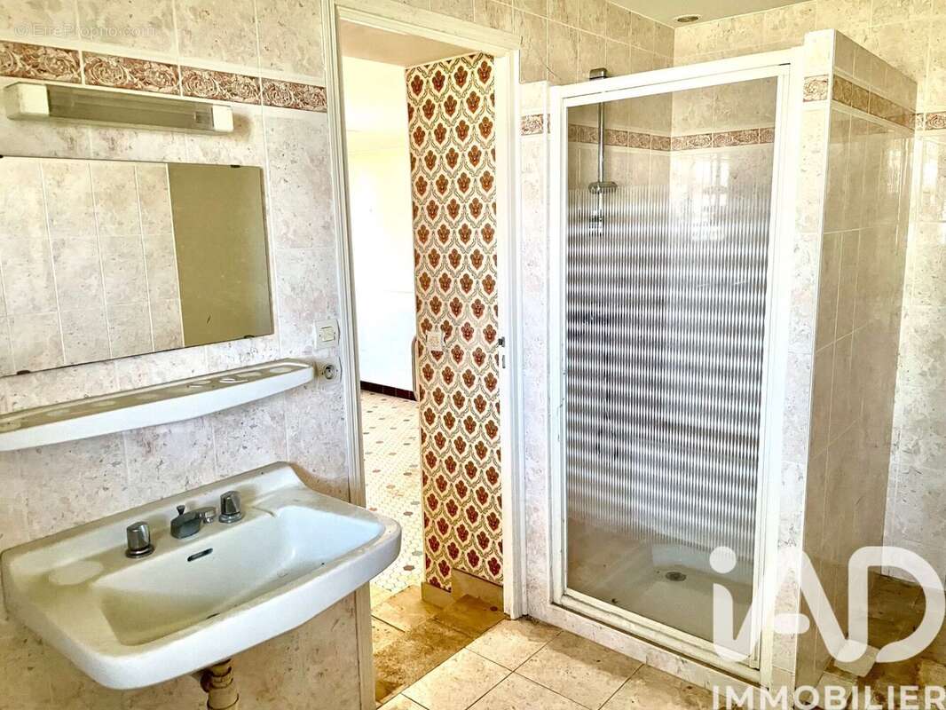 Maison 212 m² à Agudelle  - photo 7