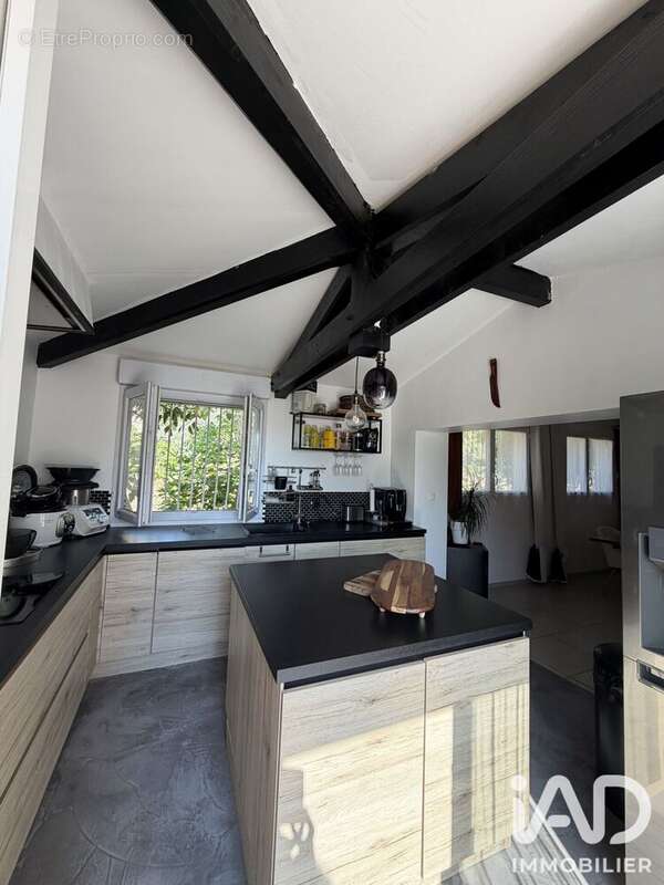 Maison 158 m² à Cuers  - photo 4