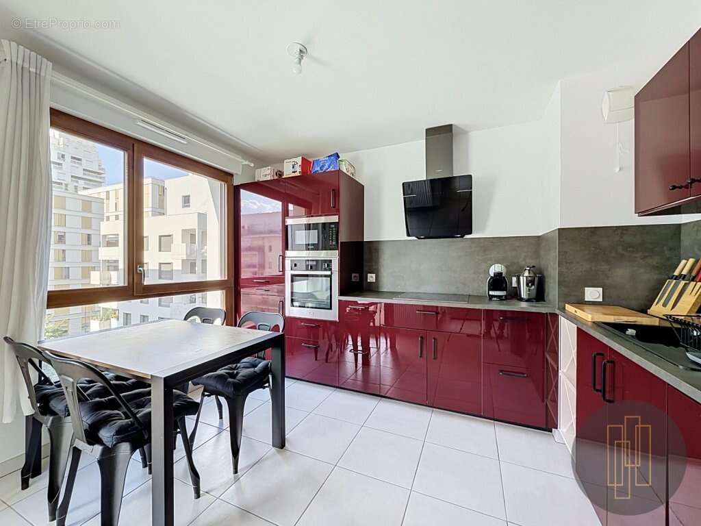 EXCLUSIVITE : VILLEURBANNE  T3 moderne (résidence de 2021) avec grand balcon, garage en sus - photo 4