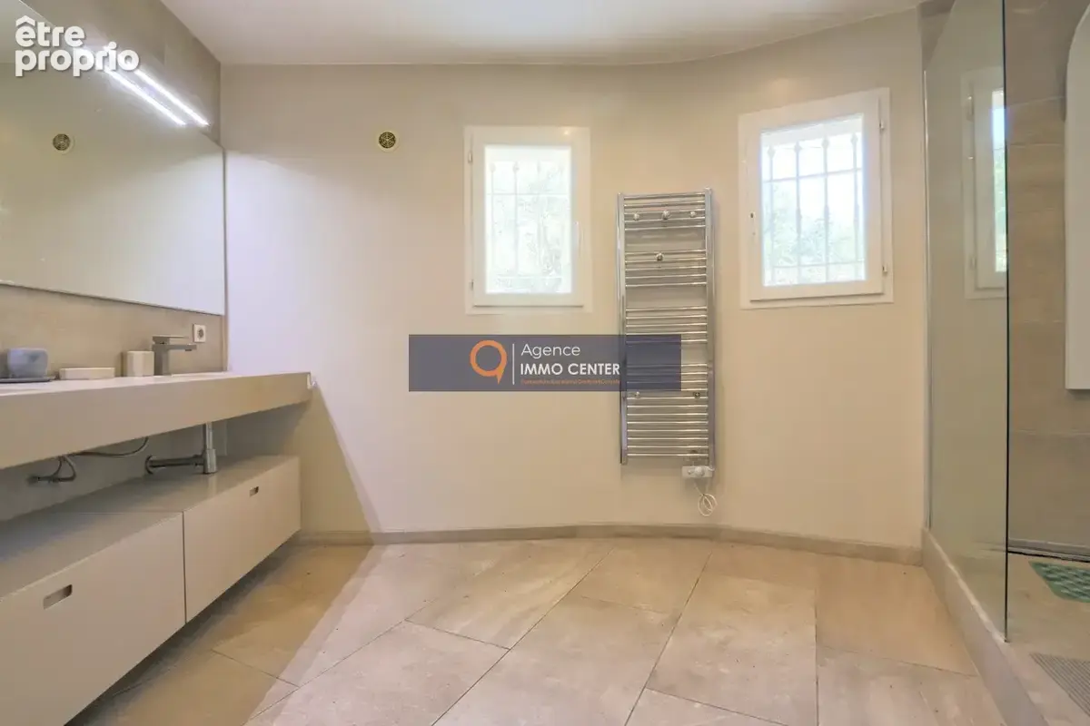 Maison avec 5 chambres dépendance, garage, piscine - photo 14