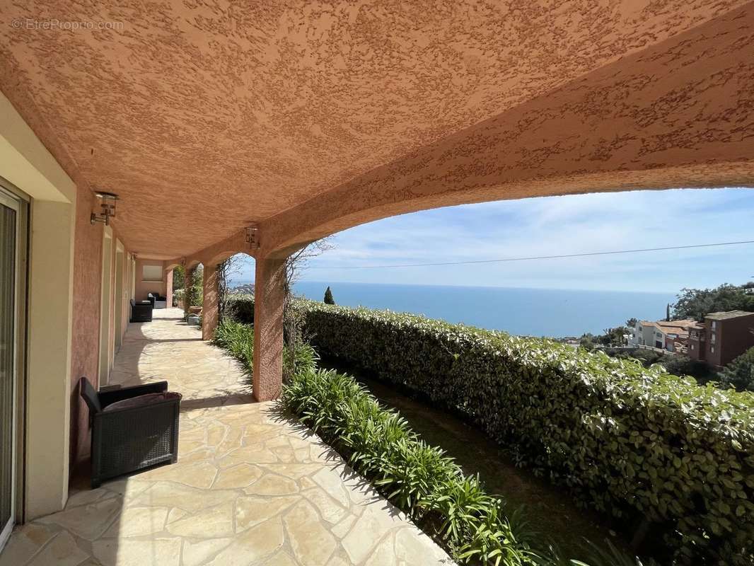 Maison à THEOULE-SUR-MER