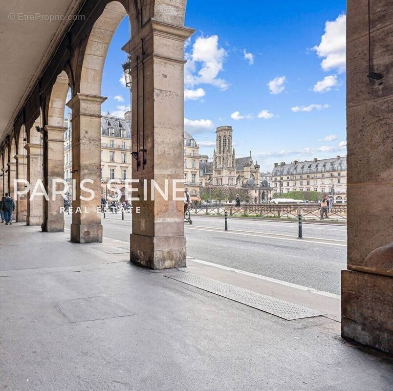 Commerce à PARIS-1E